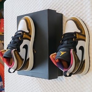 Little Kid Jordan 1 Mid Sneaker